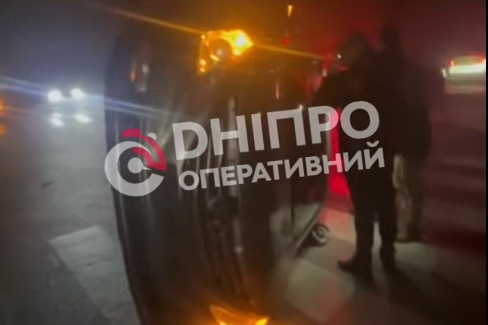 Автомобиль пролетел на боку несколько метров: в Днепре вечером произошло громкое ДТП