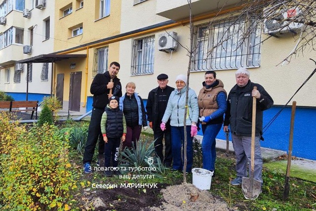 Днепр зеленеет на глазах