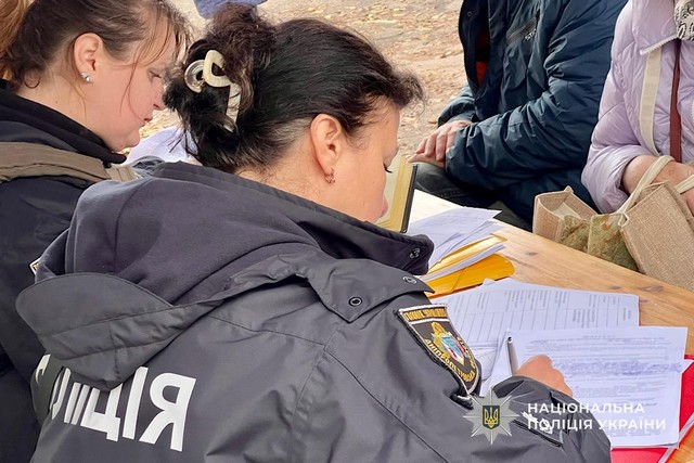 У Дніпрі поліцейські продовжують працювати на місці нічної атаки на місто