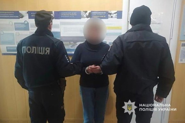 В школе на Днепропетровщине сотрудница устроила поножовщину