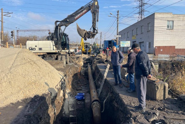 Специалисты «Днепропроводканала» оперативно ликвидируют повреждения на ул. Ивана Нечуя-Левицкого: где прекращено водоснабжение
