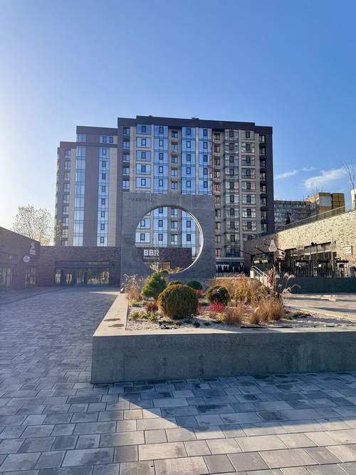 На жилмассиве Победа открыли новое общественное пространство