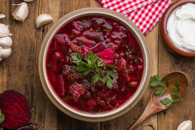 Парк Пикник зовет днепрян отведать борщ в двух скверах Днепра