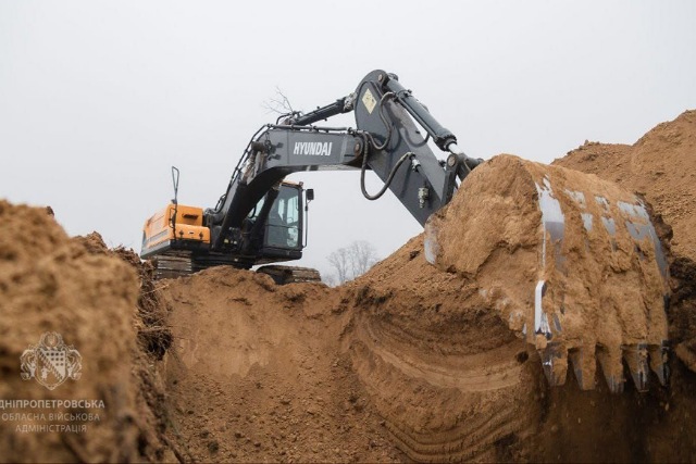 На Днепропетровщине продолжают возводить фортификации