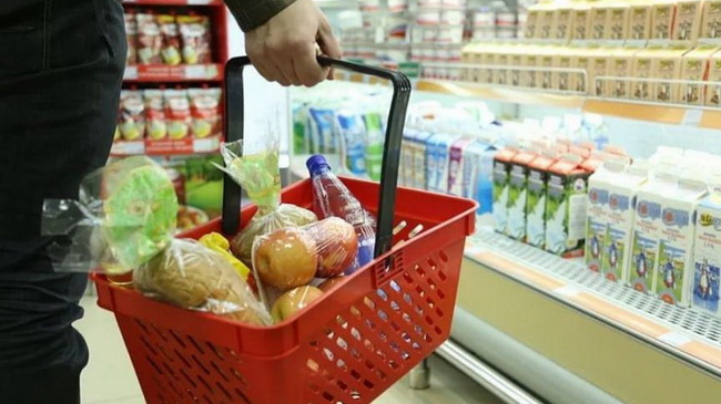 В Каменском оштрафовали работницу супермаркета, укравшую корзину с продуктами