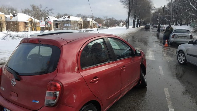 В Каменском на проспекте Аношкина столкнулись Daewoo и NissanMicra