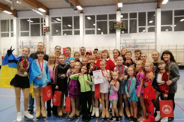 Каменчанки завоевали 9 наград на Международных соревнованиях по фигурному катанию на роликовых коньках