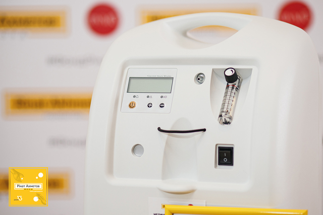 Фонд Рината Ахметова и ПУМБ передали украинским медикам первую партию кислородных концентраторов