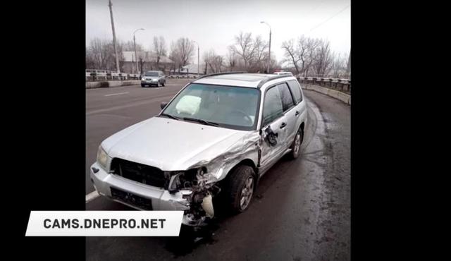 В Каменском «Субару» устроил гонки и спровоцировал ДТП