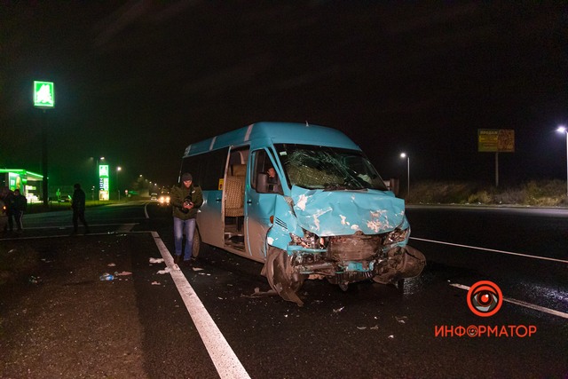 ДТП с маршруткой на Криворожском шоссе в Днепре: 6 человек забрала скорая