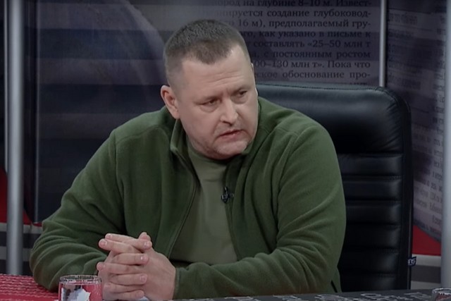   :  Գ       