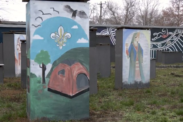 Укрытие для каменных баб в Днепре превратили в художественные объекты