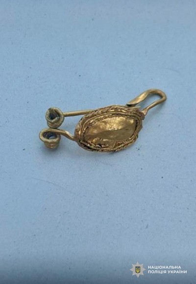 Поліцейські Дніпропетровщини повернули до музейного фонду унікальні історичні артефакти