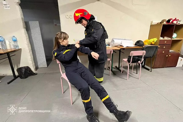 В Днепре продолжается обучение Дружин юных спасателей-пожарных