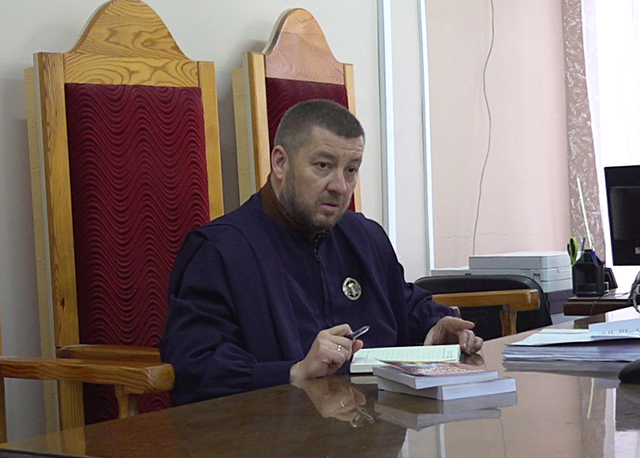 В суде продолжают рассматривать дело о днепровской кладбищенской мафии