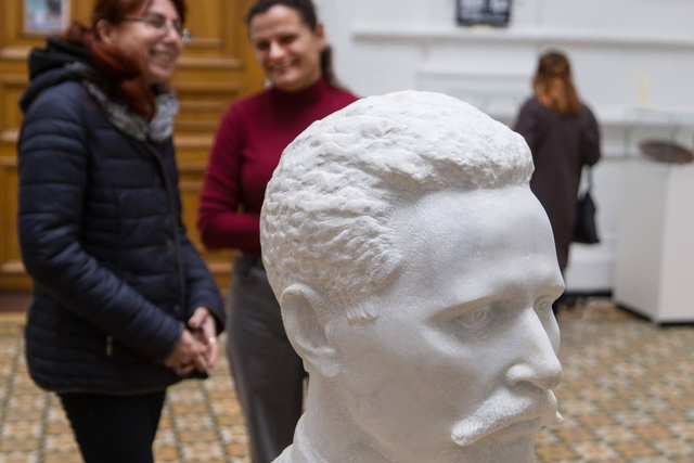 � ������������ ����� ������ �������� ������� ����� �����������