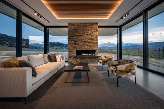 Панорамні вікна в сучасній архітектурі: як вони змінюють простір і світло