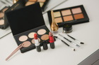 �������� ������ The Gloss Beauty Salon & Brow Bar