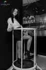 Black & White    6.10