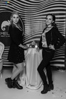 Black & White    6.10