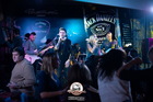     Plus Cover Band 17   