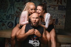 17-18 ������ � Morrison Bar